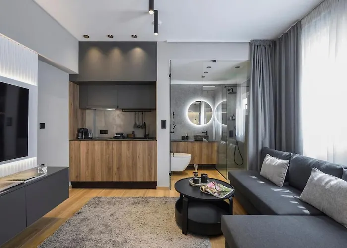 Aristotelian Virtues - Enkrateia Appartement *