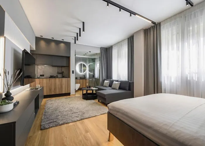 Aristotelian Virtues - Enkrateia Appartement Thessaloniki