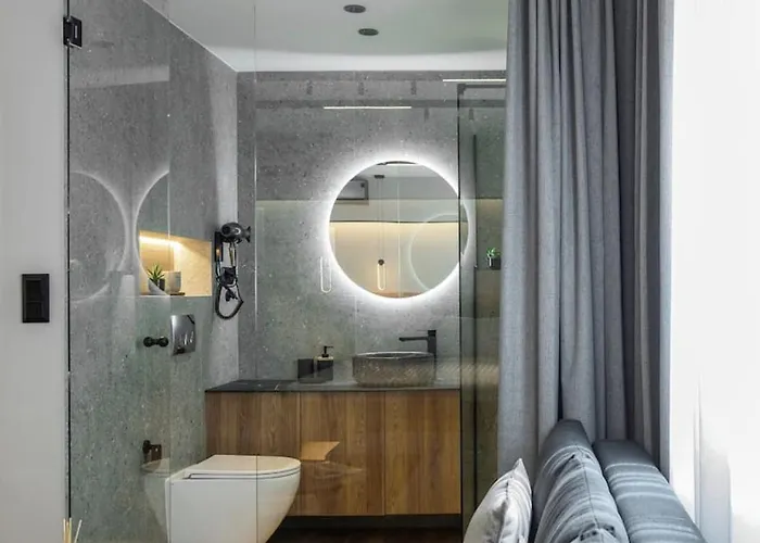 Aristotelian Virtues - Enkrateia Appartement