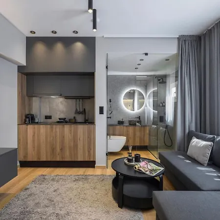 Aristotelian Virtues - Enkrateia Apartment *
