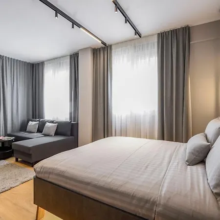 Aristotelian Virtues - Enkrateia Tesalónica