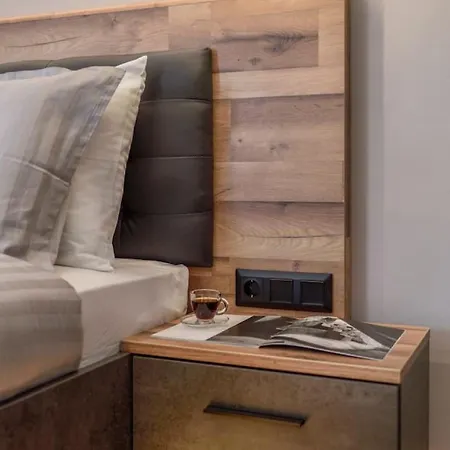 Apartamento Aristotelian Virtues - Enkrateia *