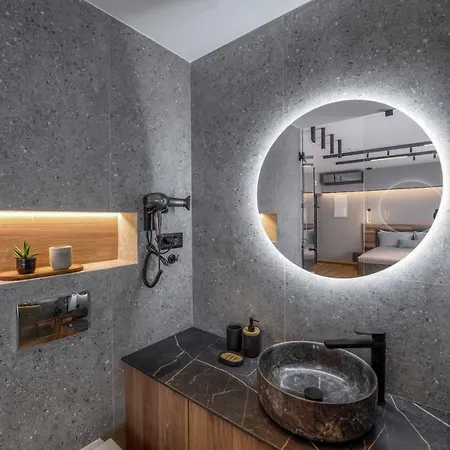 Aristotelian Virtues - Enkrateia * Tesalónica