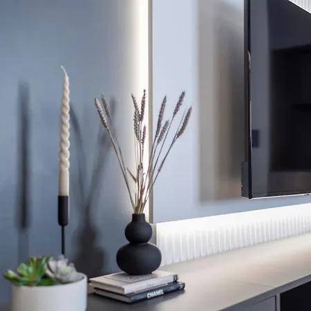 Apartment Aristotelian Virtues - Enkrateia *