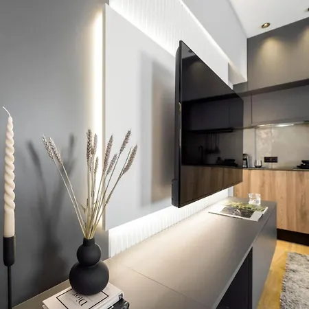 Aristotelian Virtues - Enkrateia Tesalónica