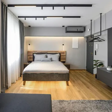 Aristotelian Virtues - Enkrateia Apartment *
