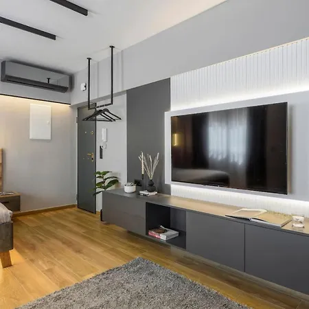 Aristotelian Virtues - Enkrateia Apartment Thessaloniki