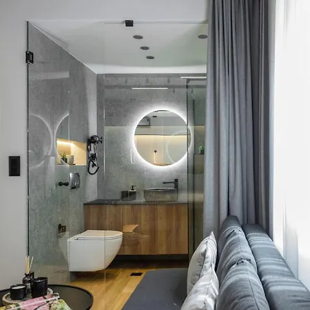 Aristotelian Virtues - Enkrateia Apartment